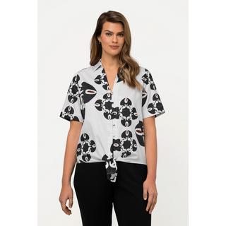 Ulla Popken  Blusa con stampa grafica, orlo con nodo, collo da camicia e mezze maniche 