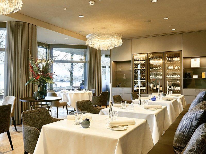 Smartbox  Anniversaire de luxe : 2 jours en Suisse en hôtel 4* ou 5* avec souper gastronomique - Coffret Cadeau 