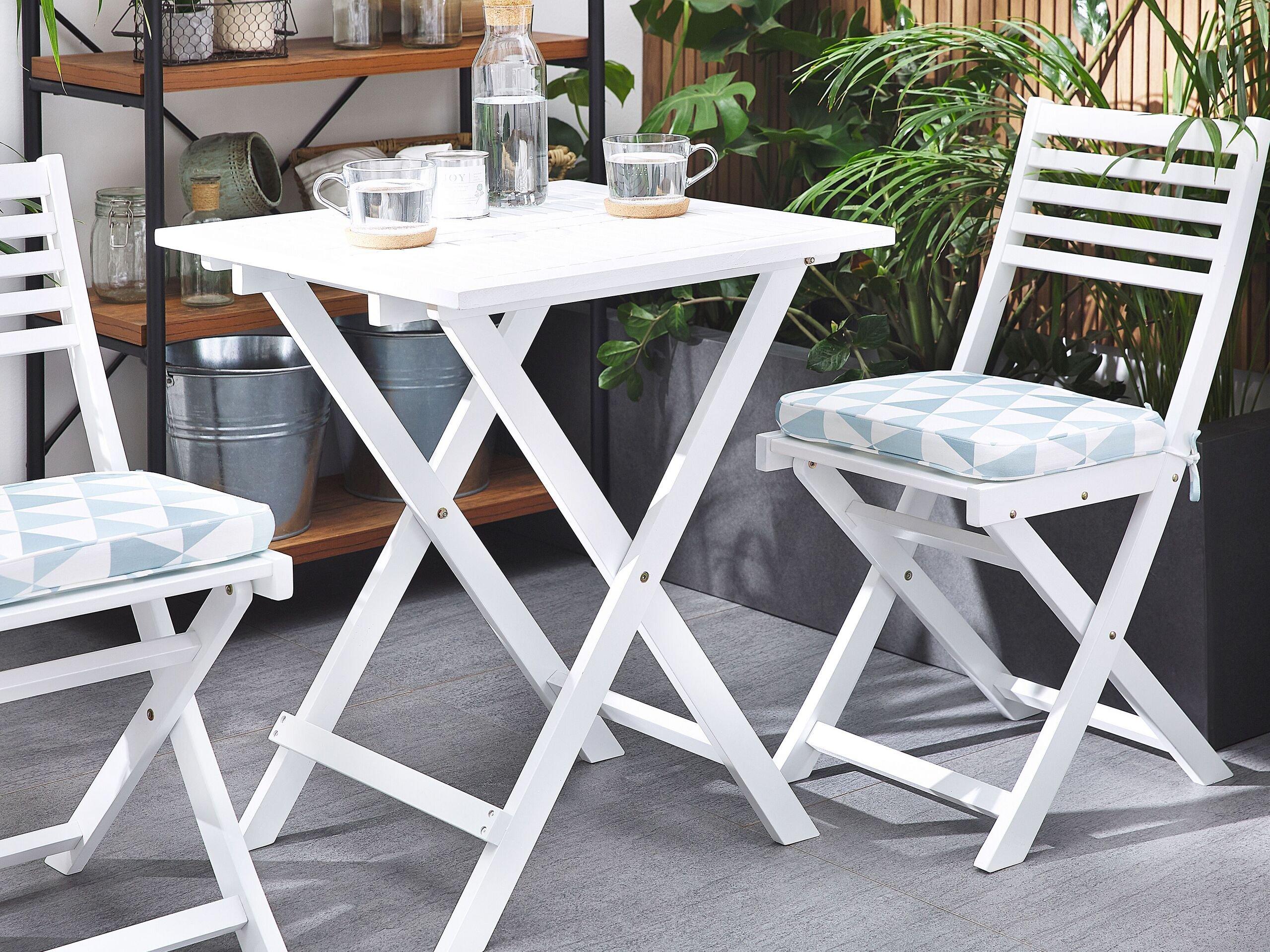 Beliani Bistro Set aus Akazienholz Klassisch FIJI  