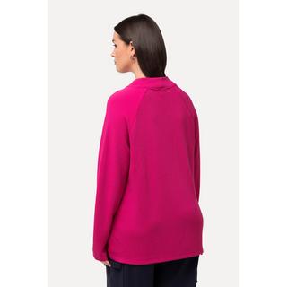 Ulla Popken  Sweat-shirt à manches longues et petit col montant. Coutures en biais et fermetures à glissière. 