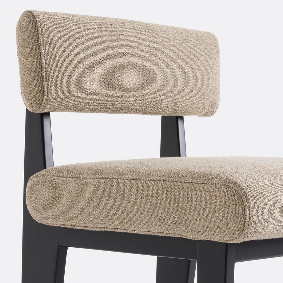 AM.PM Barstuhl aus massivem Buchenholz und strukturiertem Stoff  