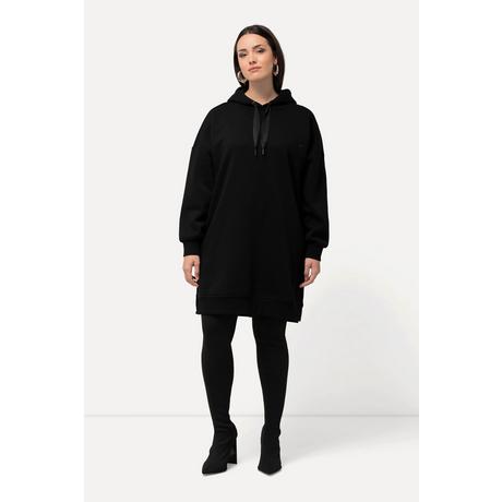 Ulla Popken  Abito mini di felpa dal taglio oversize con cappuccio e maniche lunghe 