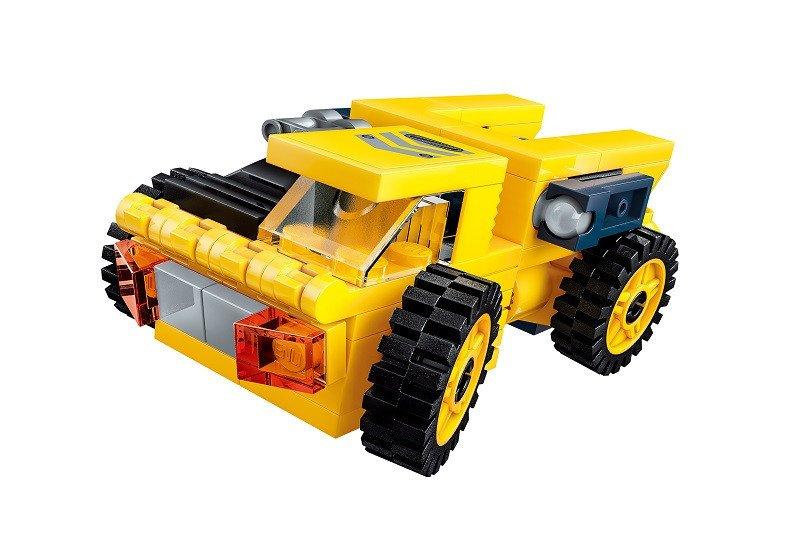 Qman      Baue 6 coole Mini-Modelle oder einen Riesen-Transformer!   100 % kompatibel mit den Klemmbausteinen des Marktführers.                                                                   