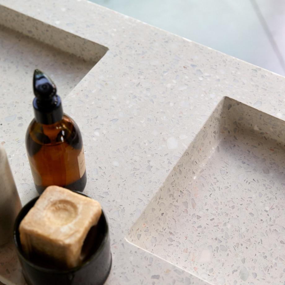 Tikamoon Badezimmerschrank aus Nussbaum massiv und Premium-Terrazzo Moon 120 cm Edgar  