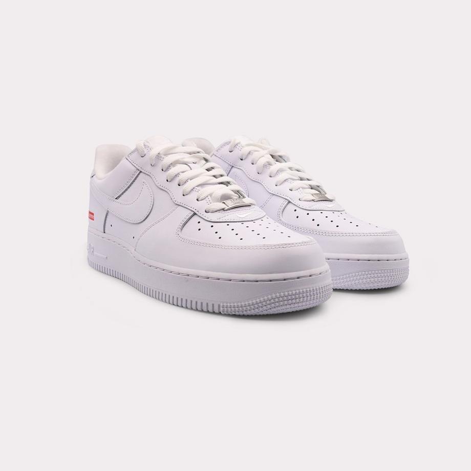 NIKE AF1 x Supreme White Sneakers  