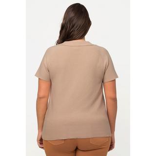 Ulla Popken  Maglione polo in cotone biologico con scollo a V e mezze maniche 