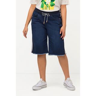 Ulla Popken  Bermuda di jeans in stile boyfriend con cintura a costine, cordino e orli sfrangiati 