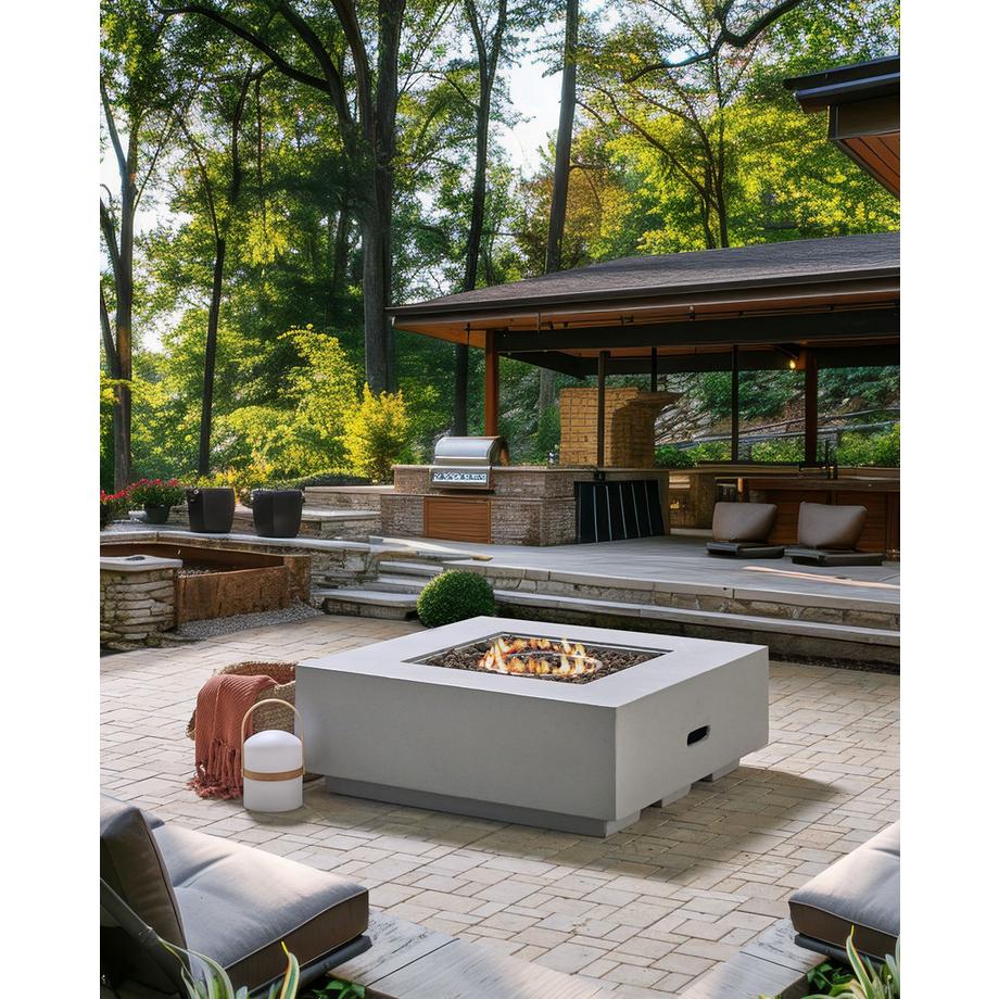 Beliani  Gas-Feuerstelle aus Glasfaserverstärkter Beton (GRC)  HEKLA 