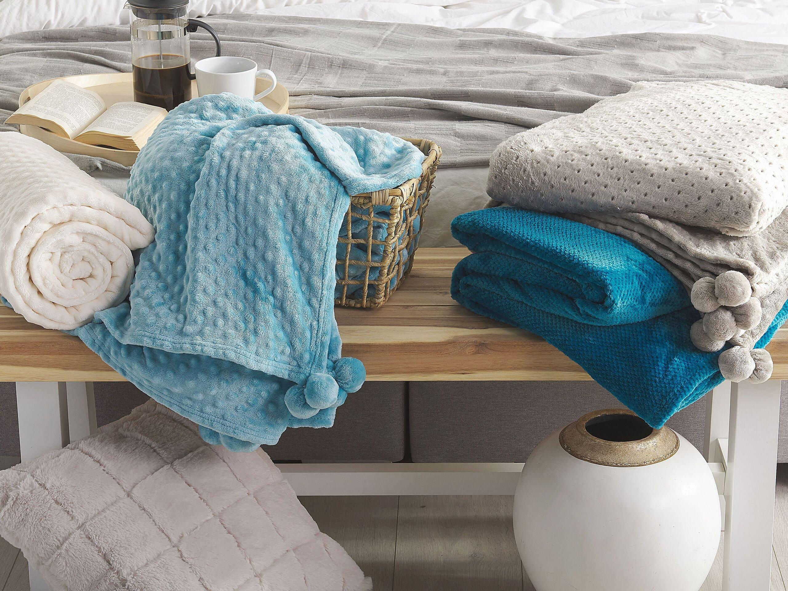 Beliani SAMUR Couverture Douillette Scandinave en Polyester  