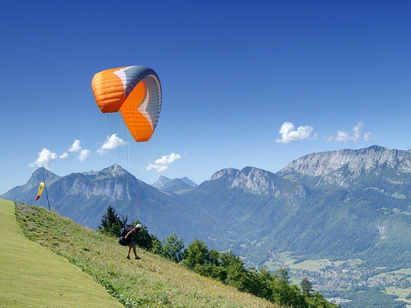 Smartbox  Vol thermique en parapente de 35 minutes sur le lac des Quatre-Cantons pour 2 - Coffret Cadeau 