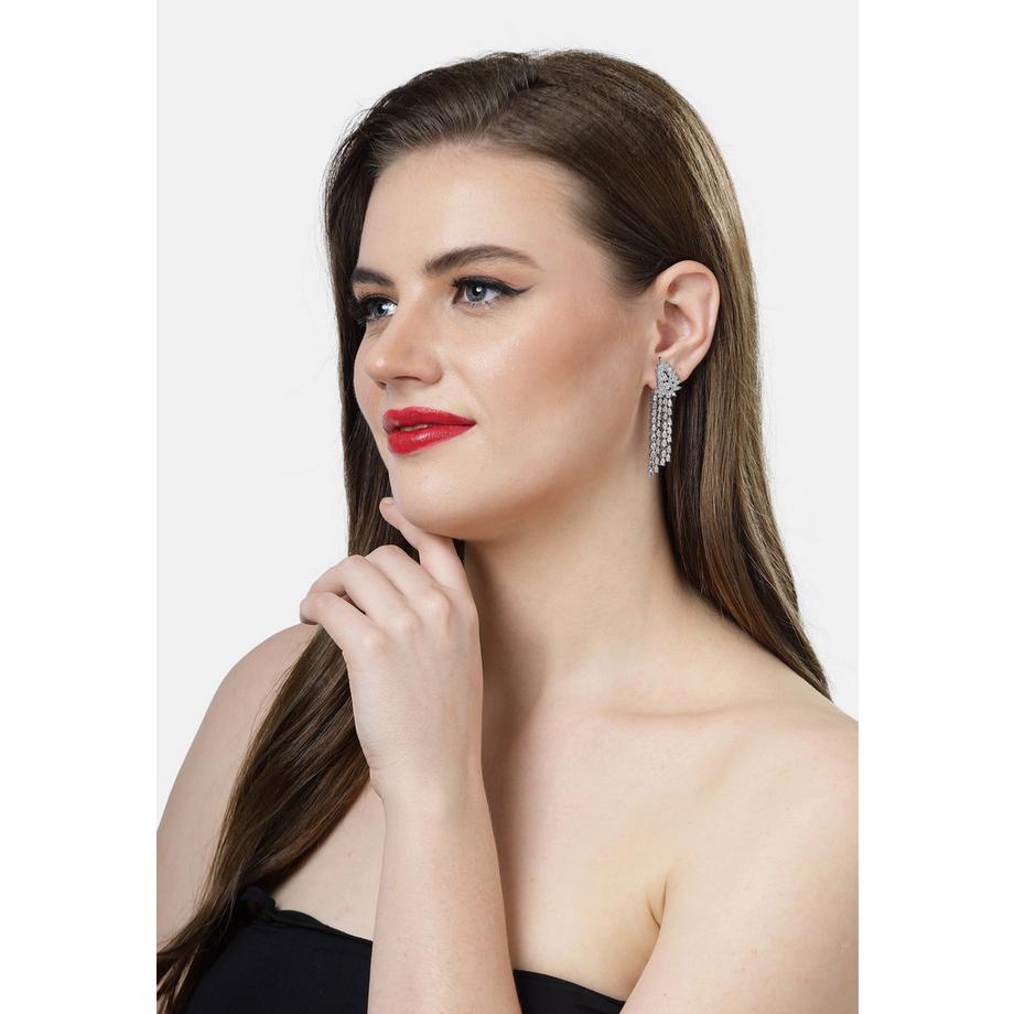 AVANT-GARDE PARIS  Helllila Quasten-Ohrringe 