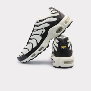 NIKE  Air Max Plus - Panda 