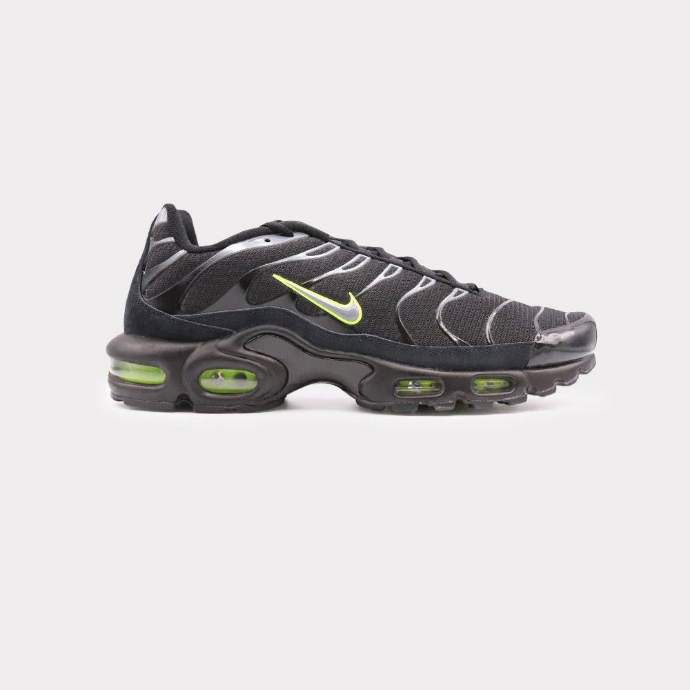 Image of Nike Air Max Plus - Black Volt Herren Antikes Silber 46