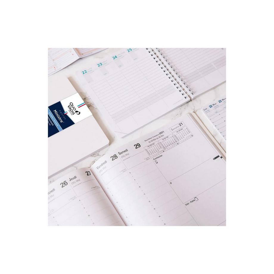 Quo Vadis Quo Vadis - Recharge Agenda - Spiralé - 2025 - Exécutif Prestige S - Semainier Planning - Français - 13 mois de décembre à décembre - 16x16 cm - Papier Clairefontaine ivoire - Fabrication française  