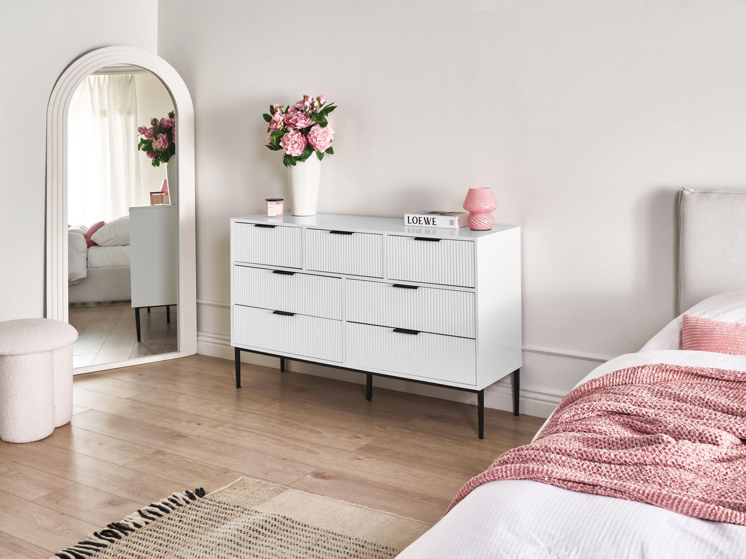 Beliani Cassettiera 7 cassetti en Fibra a media densità (MDF) Moderno LEDUC  