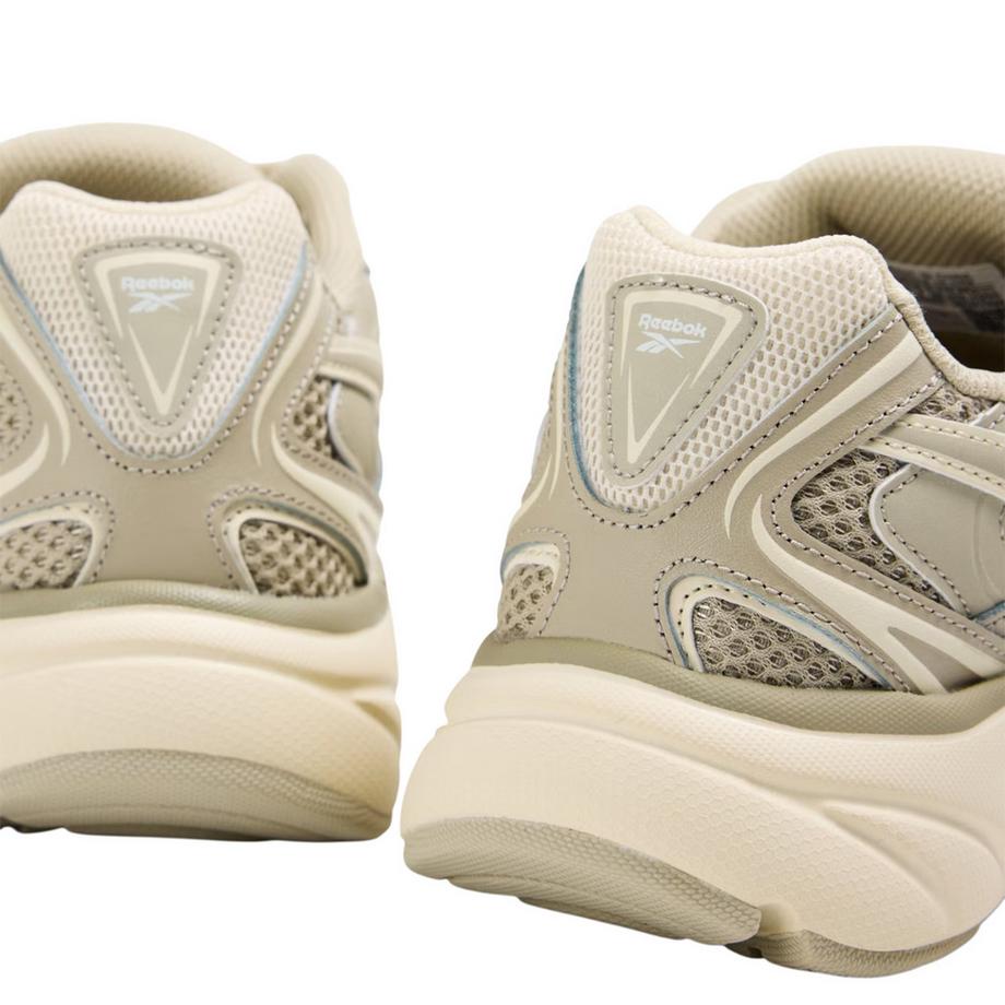 Reebok Belwave Sneaker  