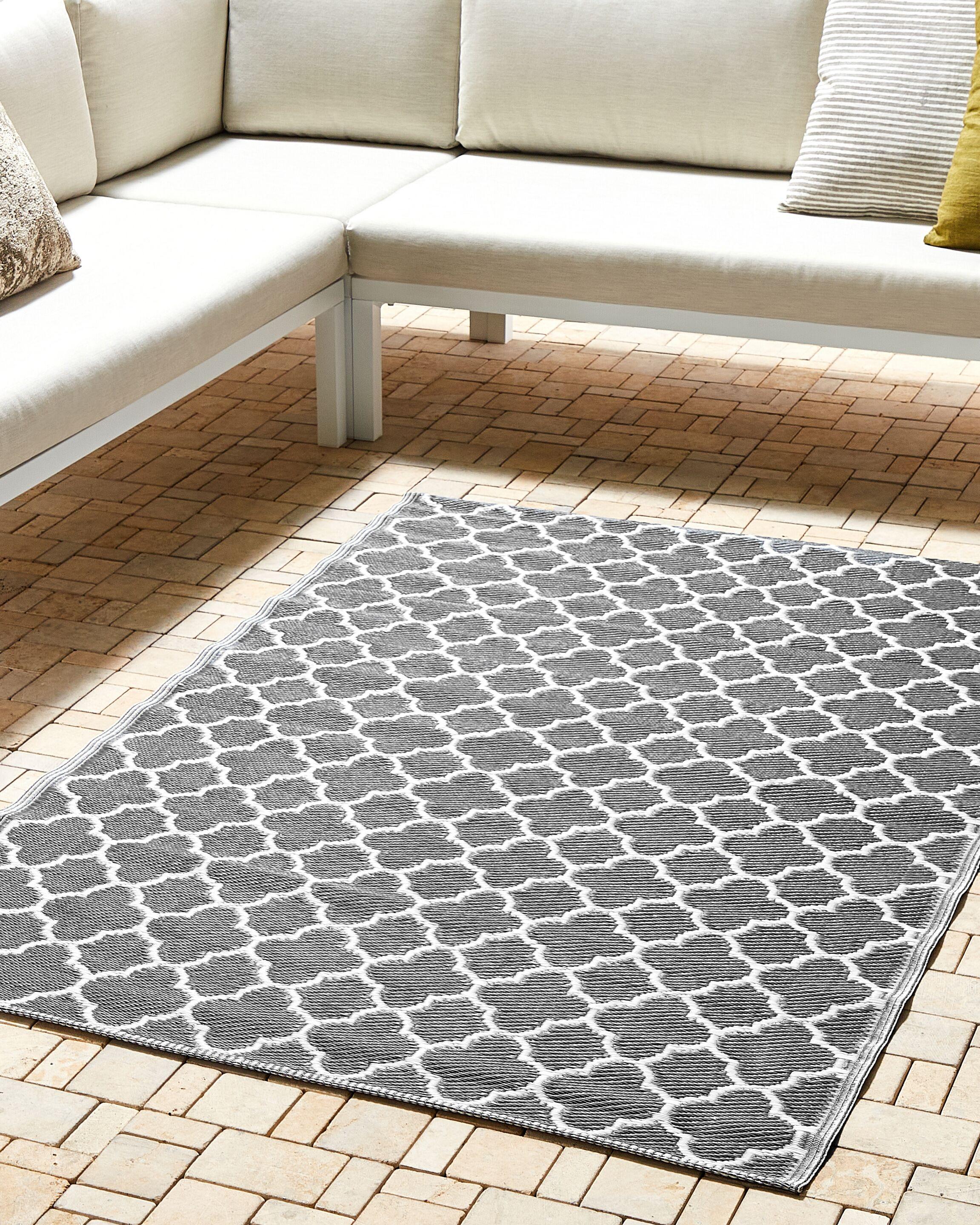 Beliani Outdoorteppich aus Polypropylen Modern SURAT  