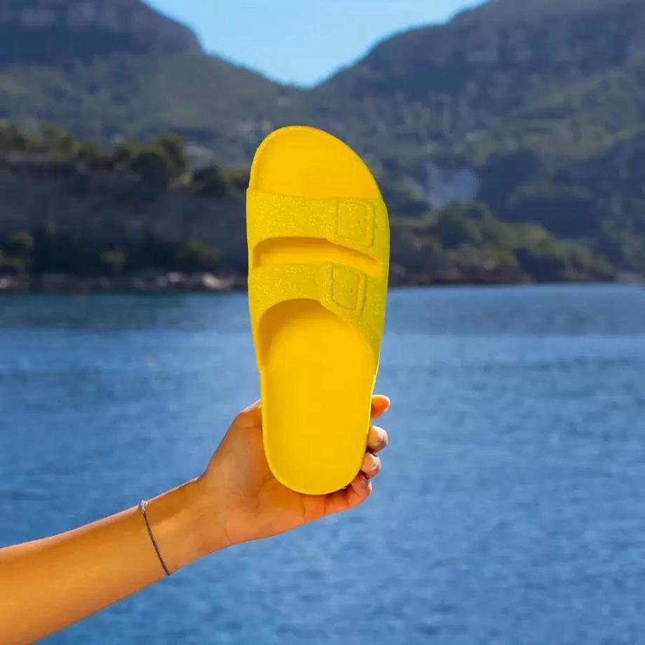 CACATOES Sandales Neon à Deux Brides et Boucles  