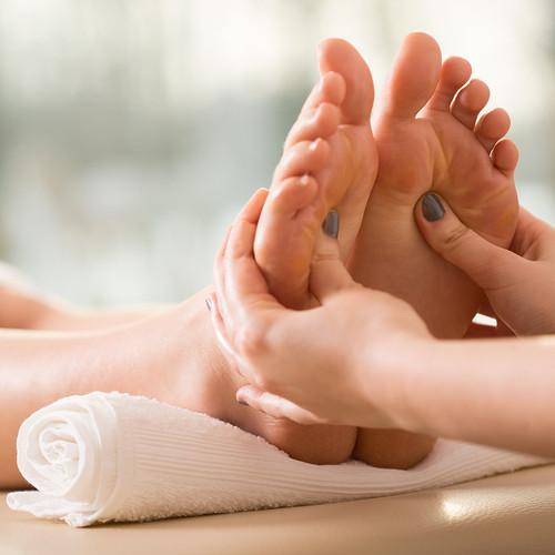 Image of Fusspflege - 90 Minuten Inkl. Sprudelbad Und Fussmassage (für 1 Person) Unisex