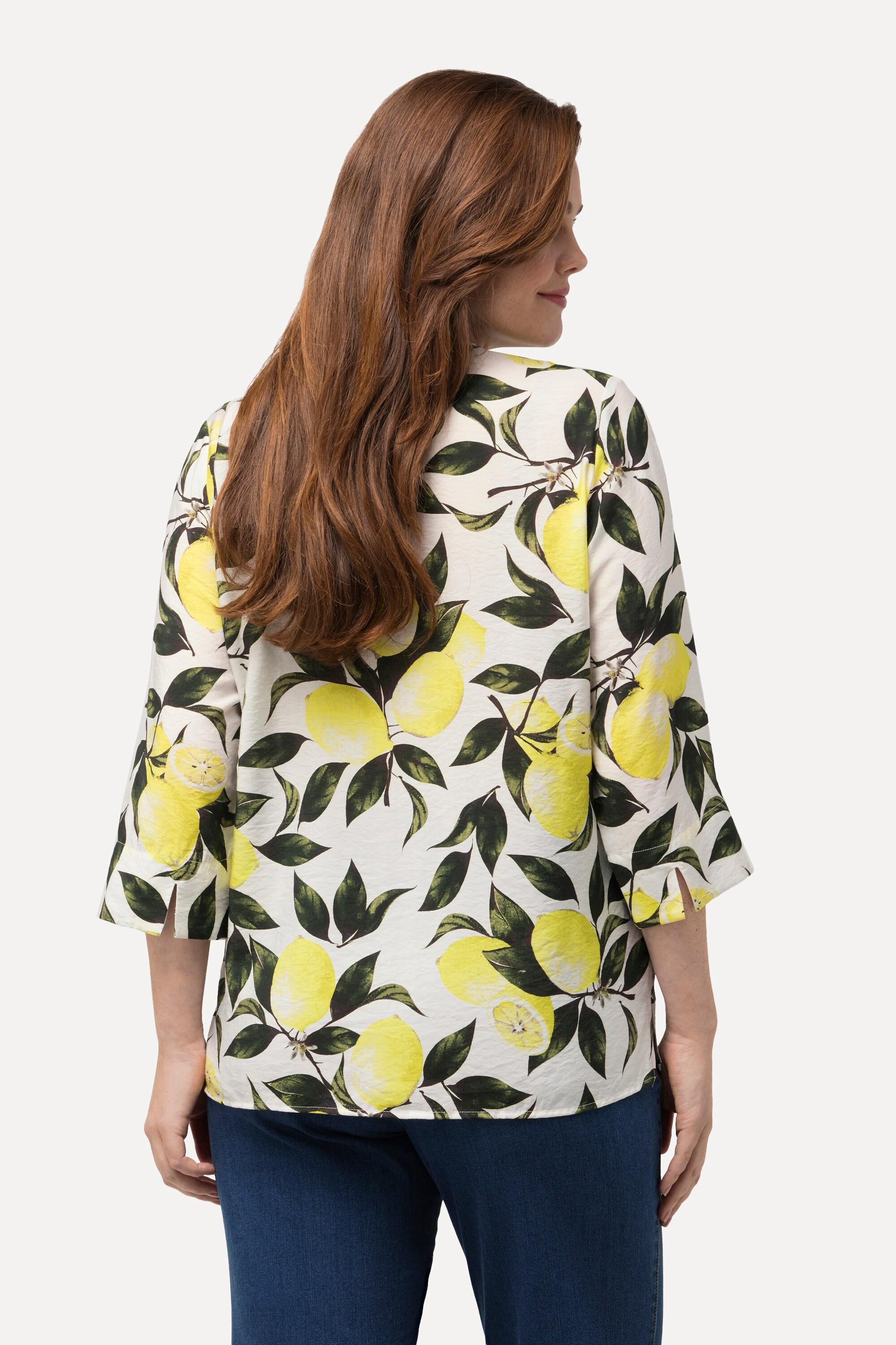 Ulla Popken  Blouse imprimé citrons, col légèrement montant. Décolleté en V et manches 3/4. 