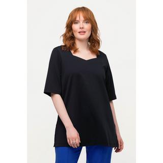 Ulla Popken  T-shirt dal taglio svasato in cotone Pima con scollo a cuore e mezze maniche 