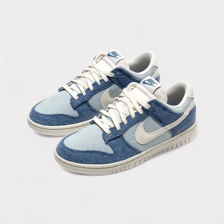 NIKE Dunk Low Sneakers  