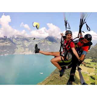 Smartbox  Un vol époustouflant en parapente pour 2 personnes en Suisse Centrale - Coffret Cadeau 