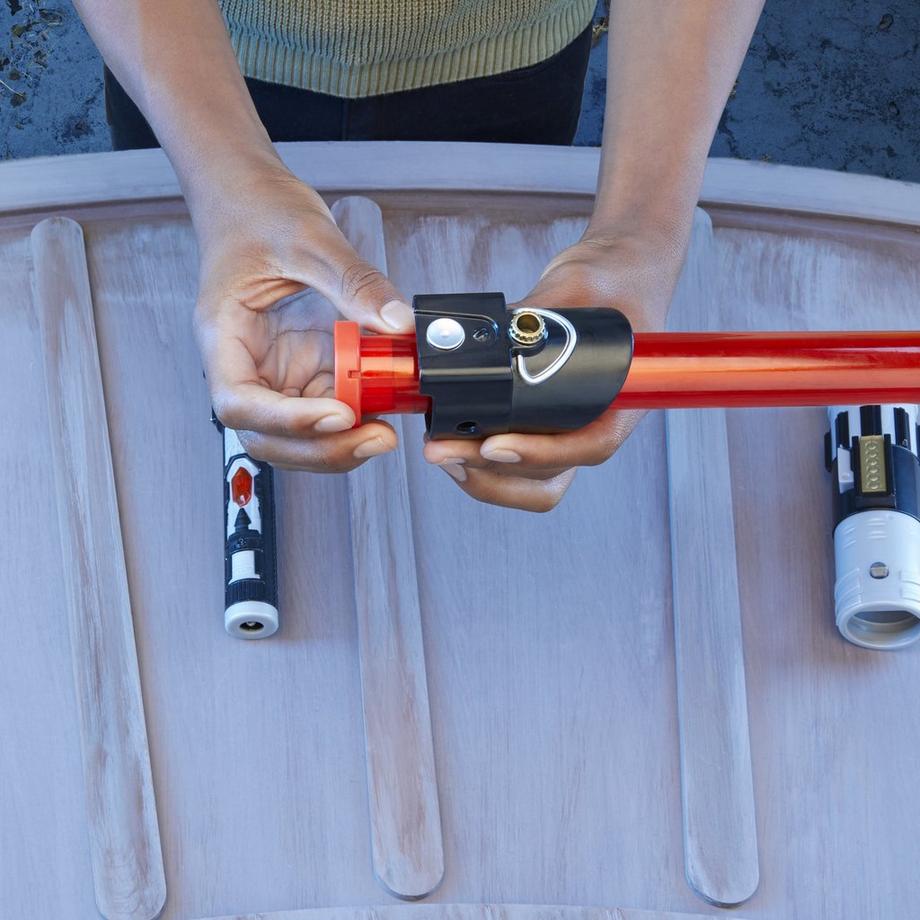 Hasbro  Star Wars Elektronisches Lichtschwert Darth Vader 