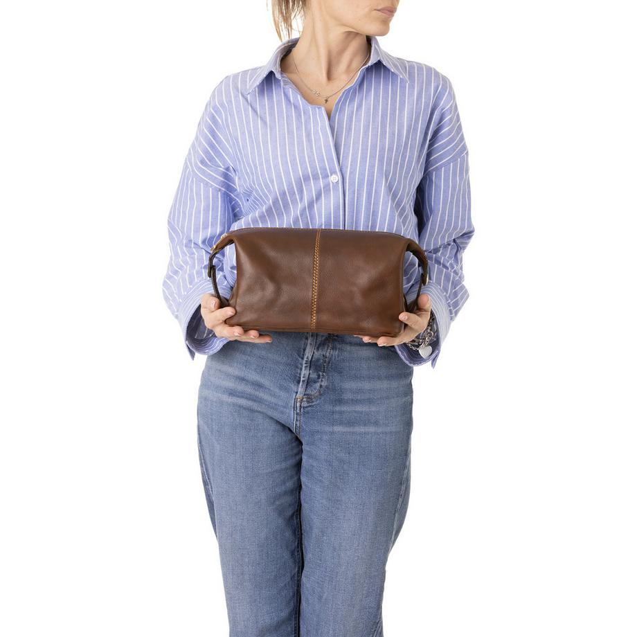 Viola Castellani Pochette  