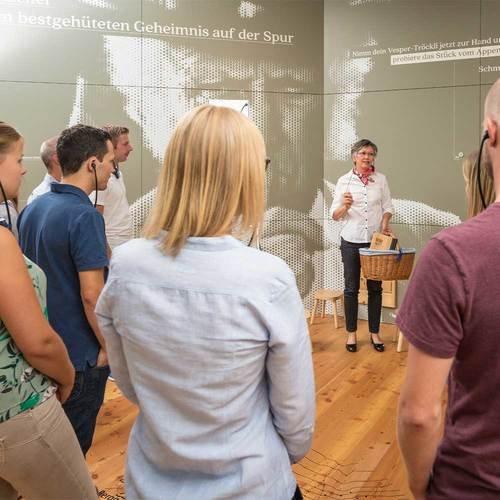 Image of Persönliche Führung In Der Appenzeller Schaukäserei (für Bis Zu 6 Personen) Unisex