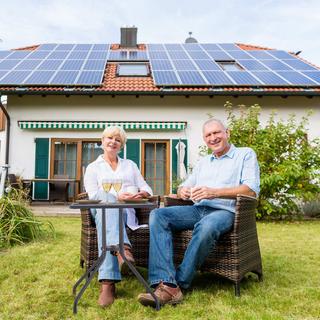 B2X Tavolo da giardino in effetto legno grigio  