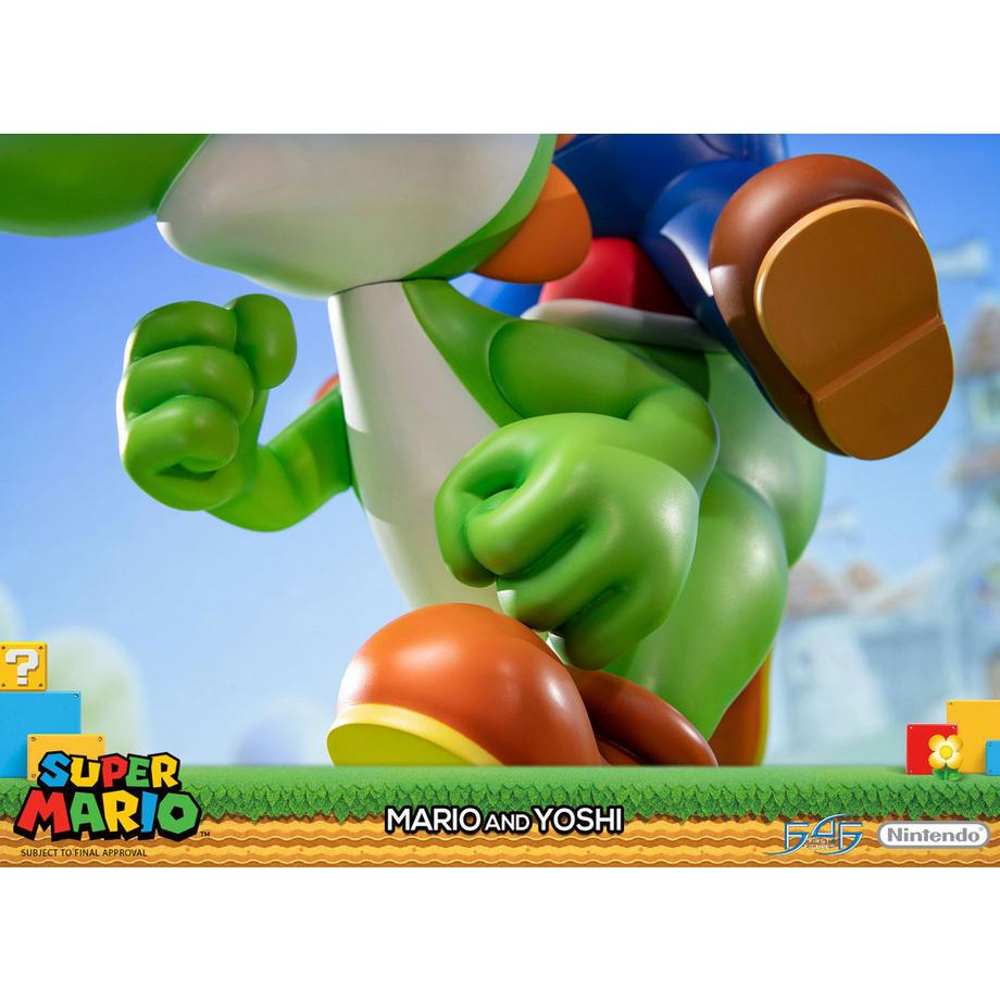 F4F  Statue - Super Mario - Mario & Yoshi 