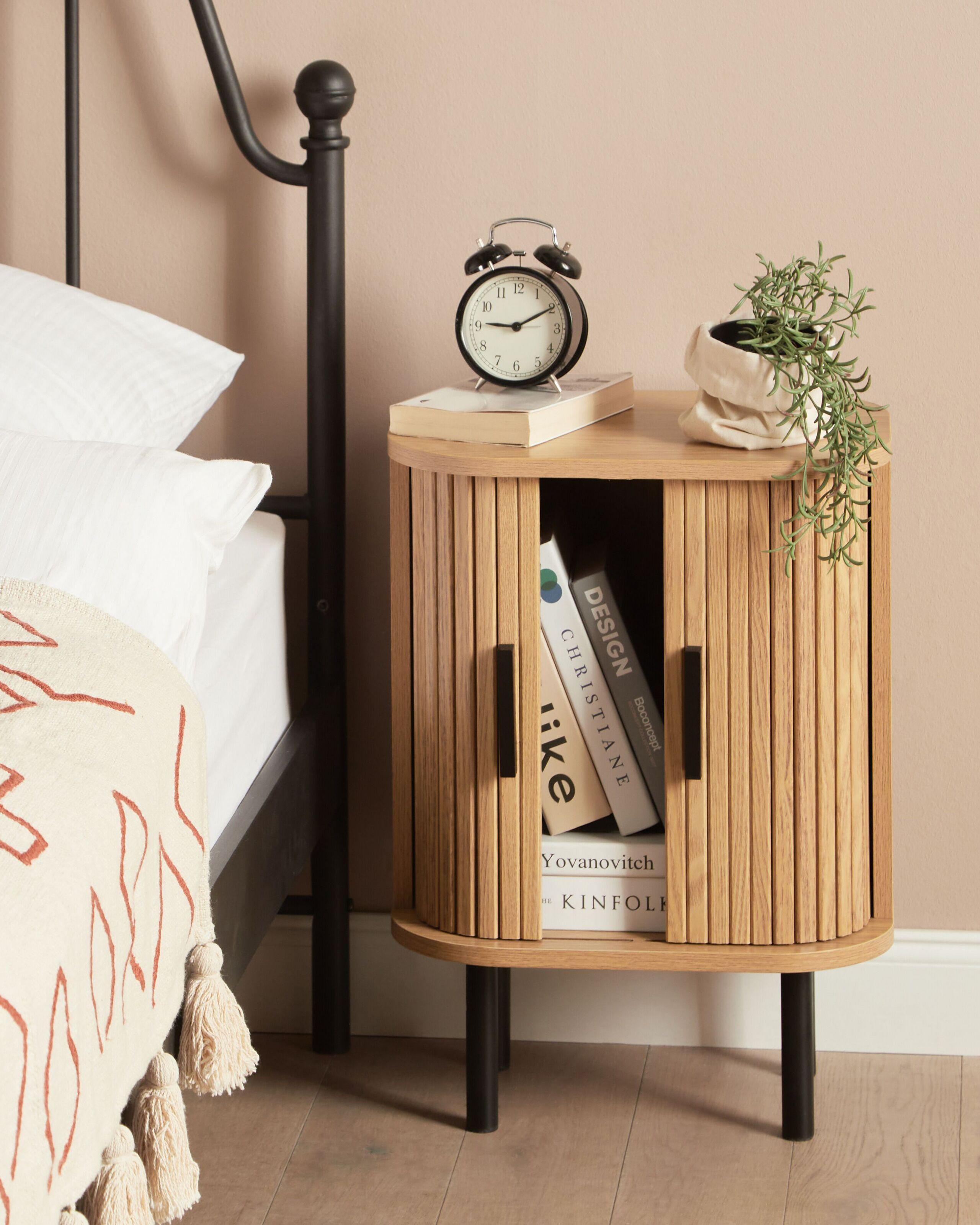 Beliani Table de chevet en MDF Rétro BRADLEY  