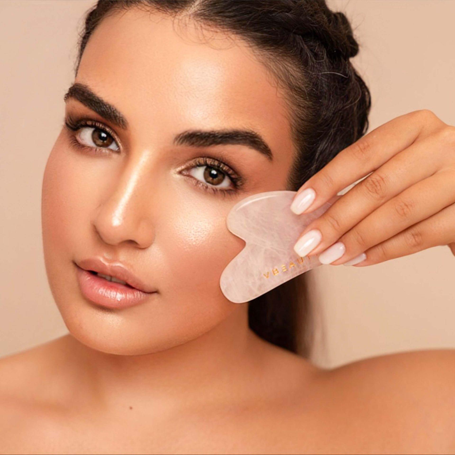 VBEAUTY  Gua Sha mit Zähnen Massagestein - Rosenquarz 