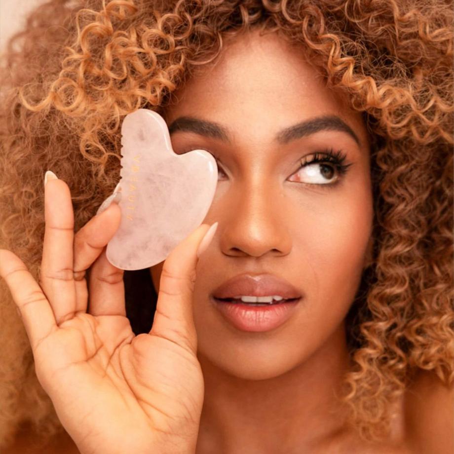 VBEAUTY  Gua Sha mit Zähnen Massagestein - Rosenquarz 