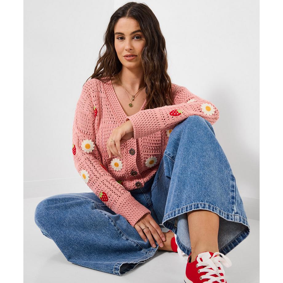 Strickjacke mit Erdbeer- und Gänseblümchenstickerei