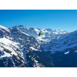 Smartbox  Emozionante corso introduttivo al parapendio di 1 giorno nel Canton Vallese - Cofanetto regalo 