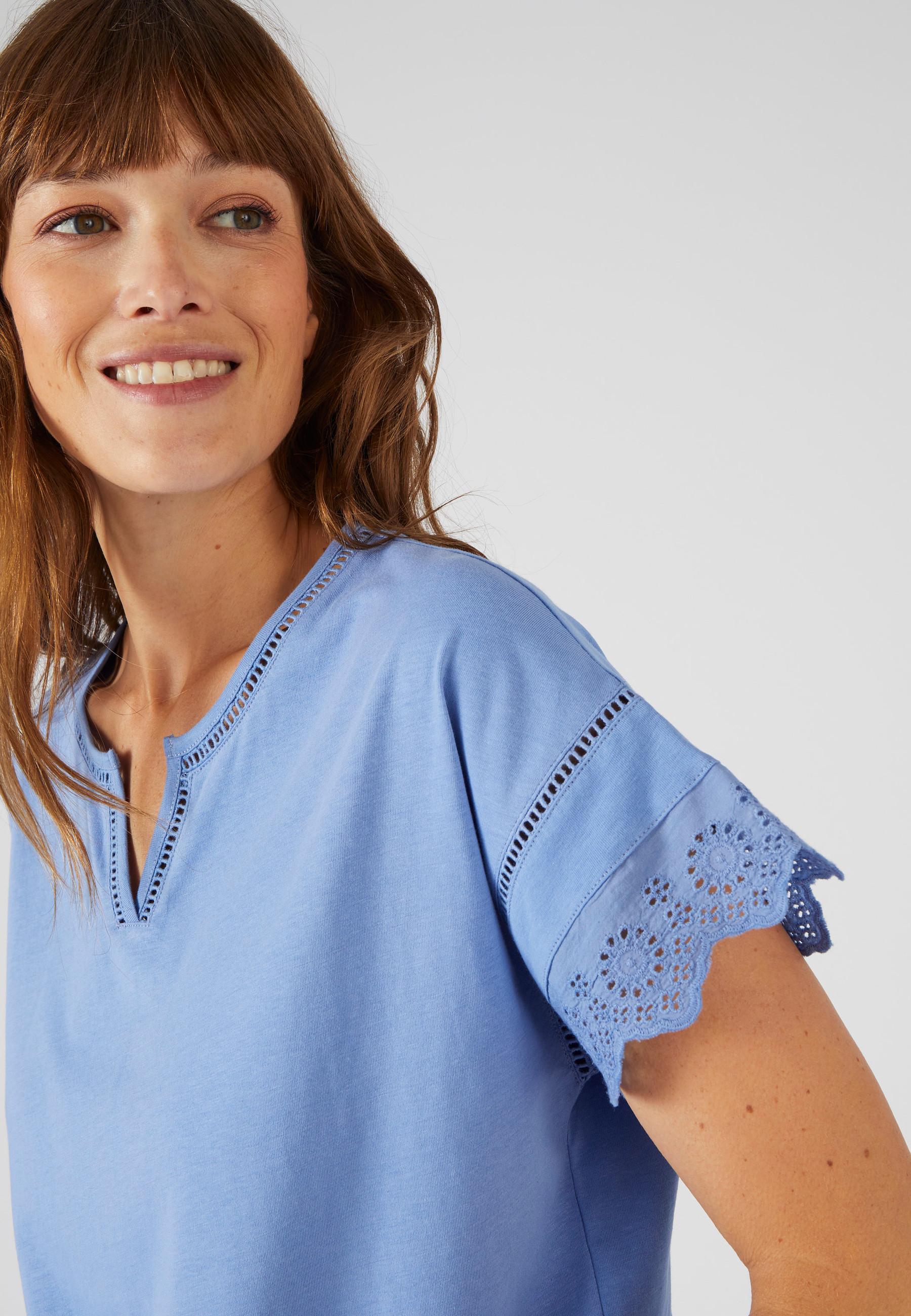 Damart  Tee-shirt broderies anglaises en pur coton biologique. 