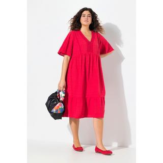 Ulla Popken Robe midi Seersucker Coupe évasée Manches courtes  