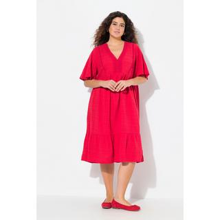 Ulla Popken Robe midi Seersucker Coupe évasée Manches courtes  