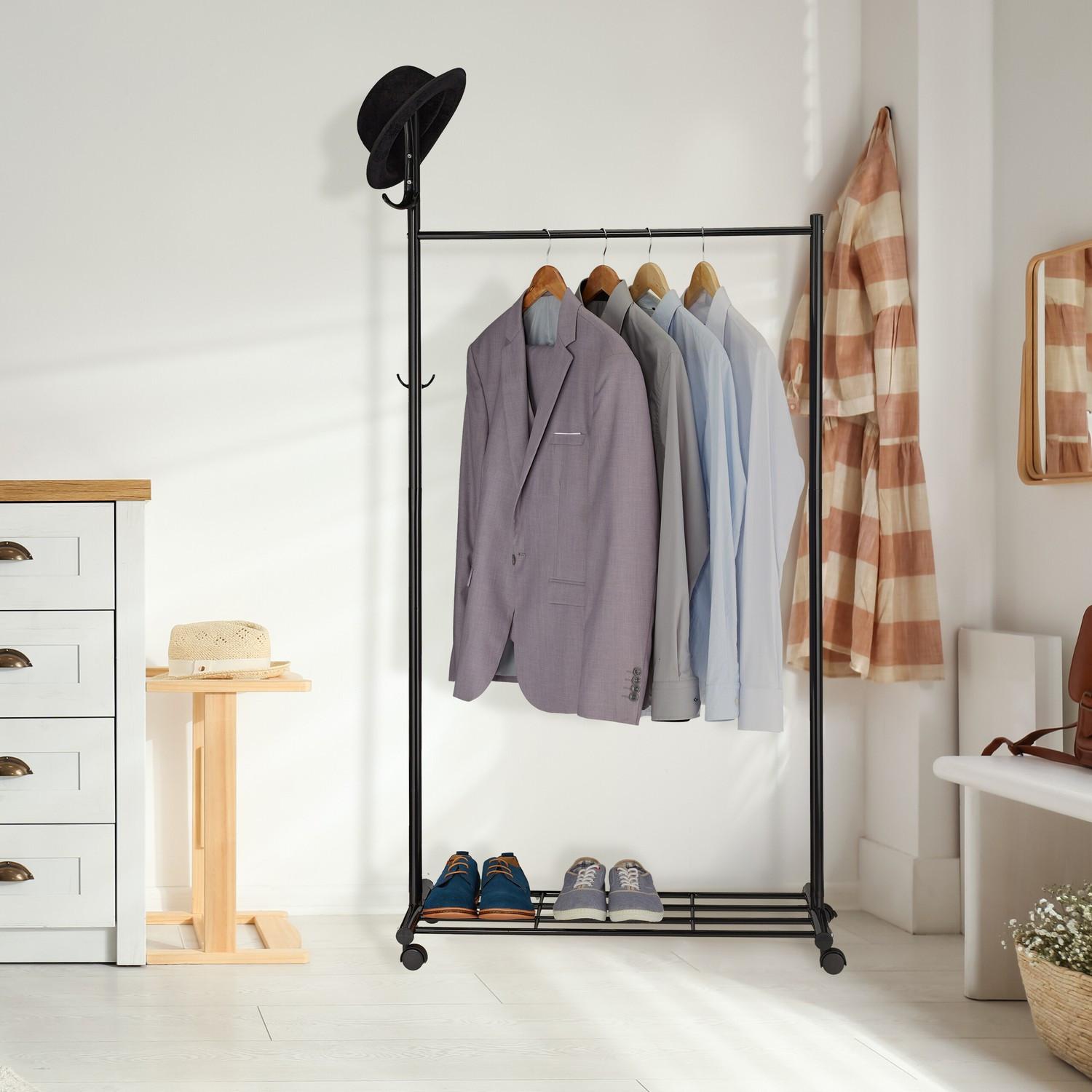 B2X Schwarzer Kleiderbügel mit Rollen  