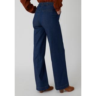 Damart  Pantalon denim Climatyl, plis marqués devant, pinces et fausses poches passepoilées au dos. 