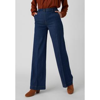 Damart  Pantalon denim Climatyl, plis marqués devant, pinces et fausses poches passepoilées au dos. 