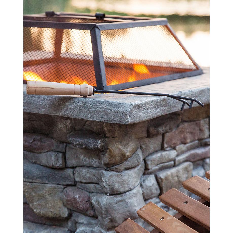 Beliani Grill-Feuerstelle aus Leichtbeton (MgO) KELUD  