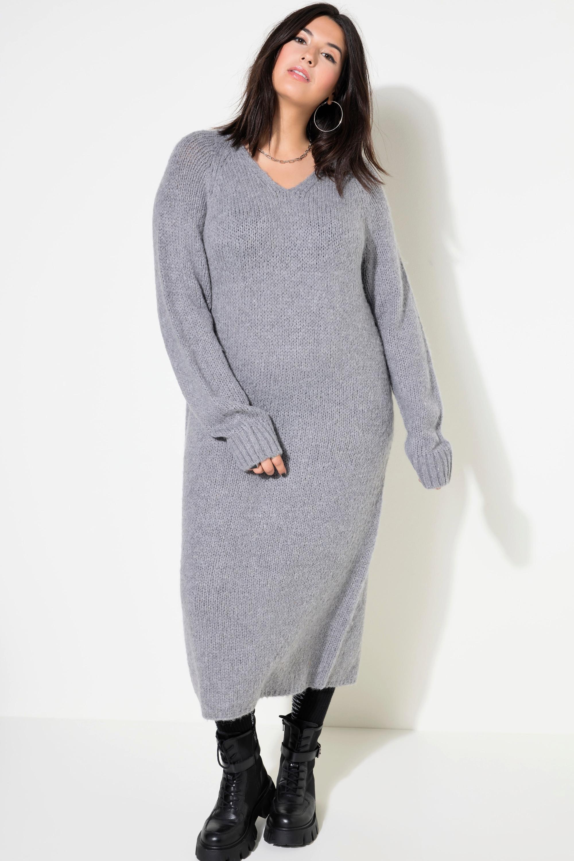 Studio Untold  Robe midi en maille, décolleté en V, coupe Loose Fit 