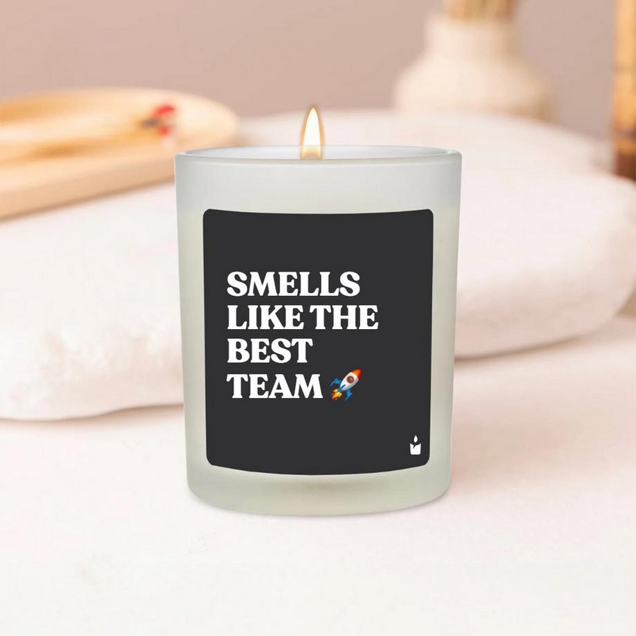 CandleHand Duftkerze Woody Smells like the best team  