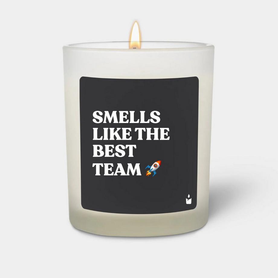 CandleHand Duftkerze Woody Smells like the best team  