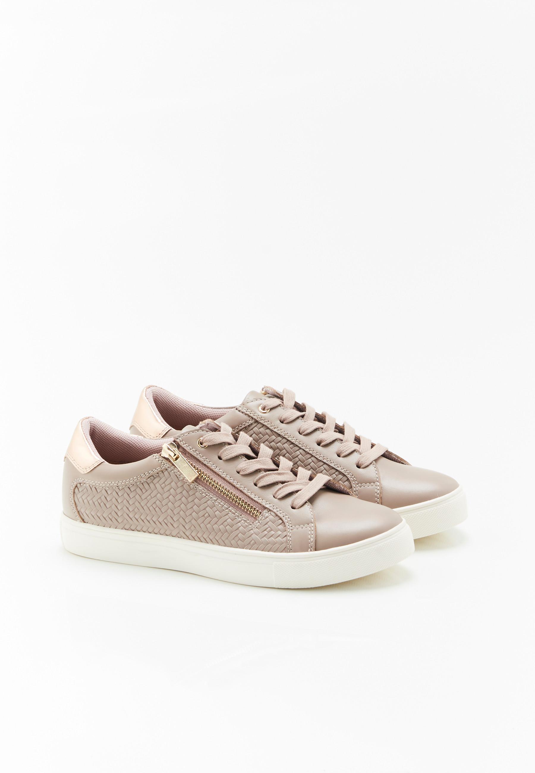 Image of Sneakers Mit Schnürsenkeln Und Amortyl. Unisex Braun 40