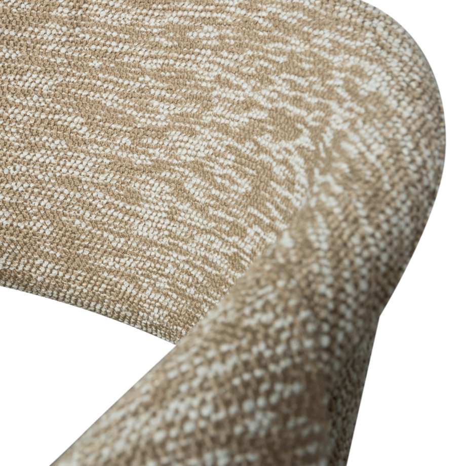 mutoni Chaise avec accoudoirs Yossi sable avec pied en bois brun foncé  