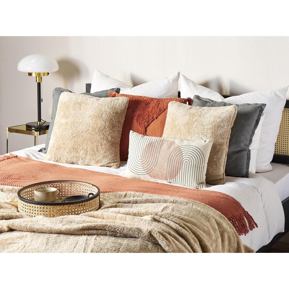 Beliani Dekokissen 2er Set aus Webpelz Boho PILEA  